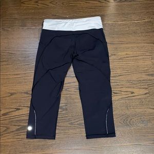 LULU LEMON CROPPED LEGGINGS